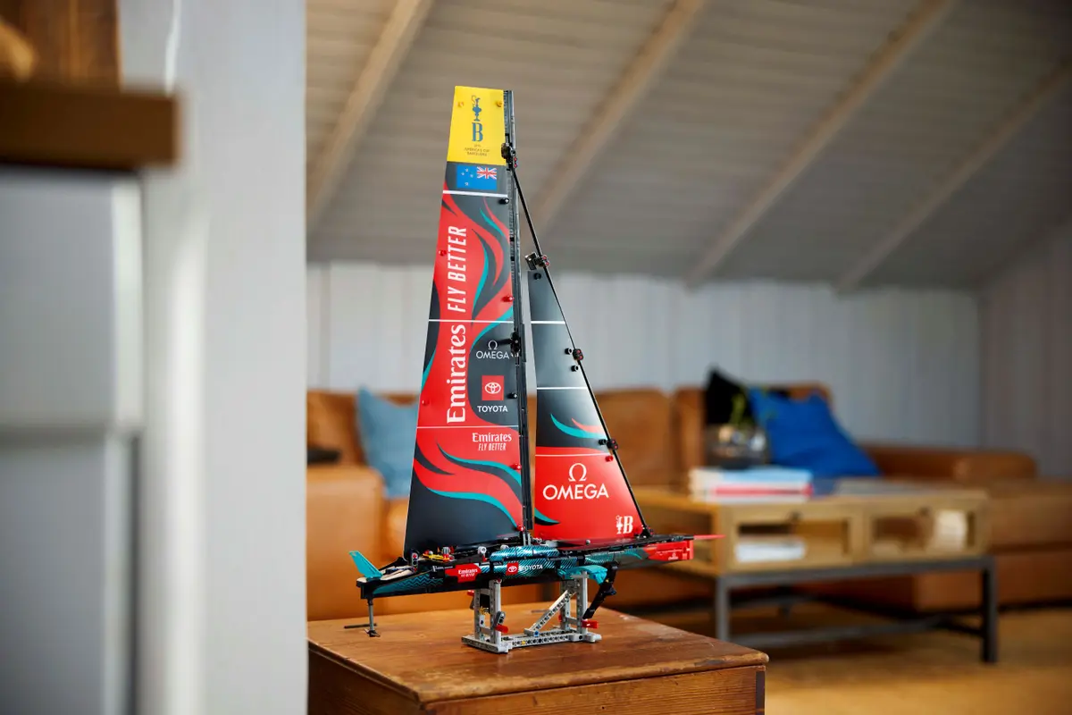 42174 Lego Technic Emirates Team New Zealand AC75 Yacht - 42174 - Image 12