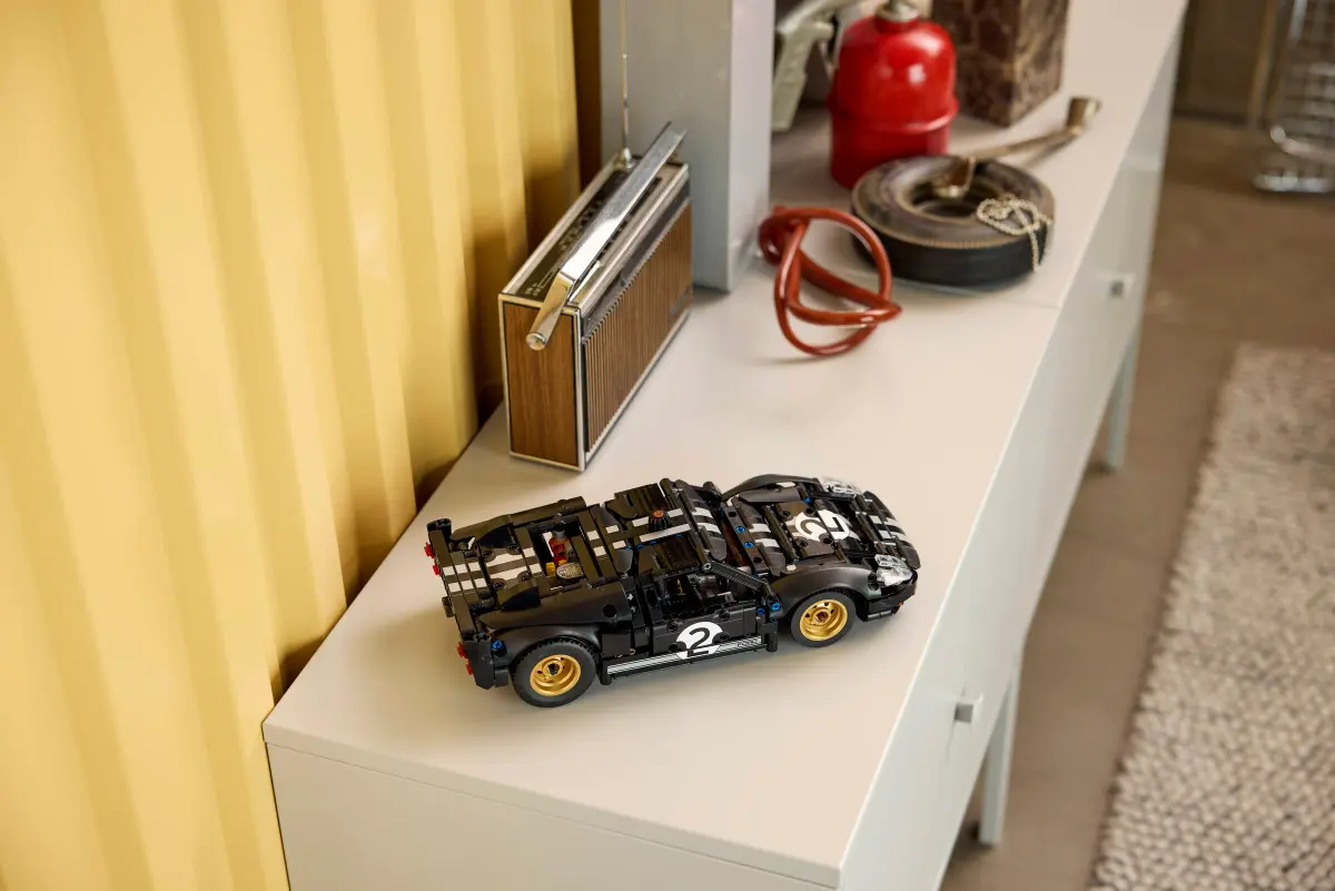 42223 Lego Technic 1966 Ford GT40 MKII Race Car - 42223 - Image 14
