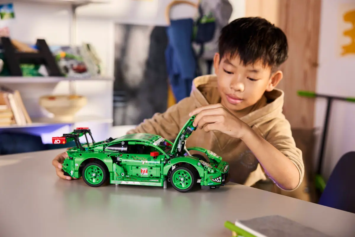 42224 Lego Technic Porsche 911 GT3 R REXY AO Racing Car - 42224 - Image 8