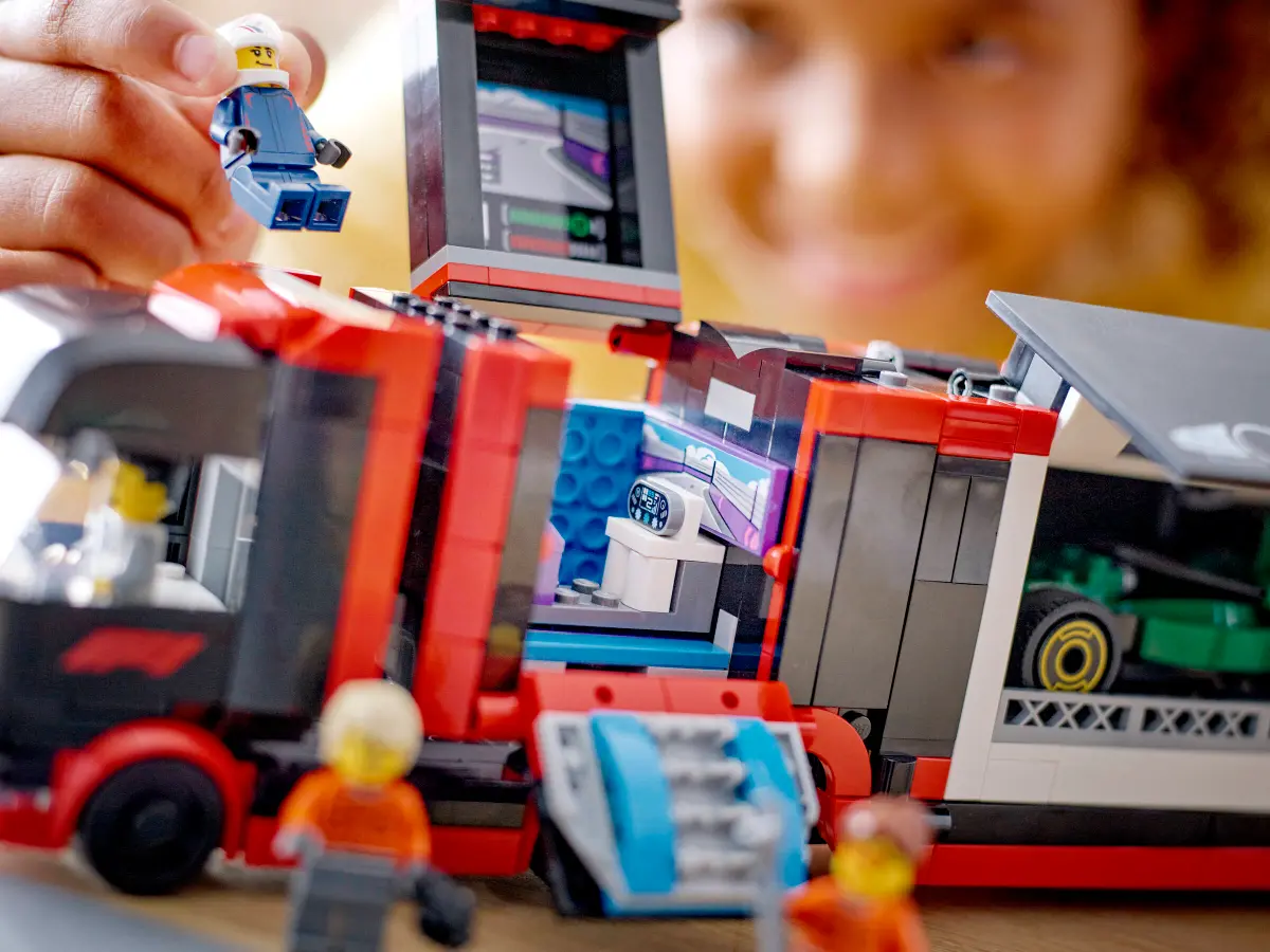 60445 Lego City F1® Truck with RB20 & AMR24 F1® Cars - 60445 - Image 10