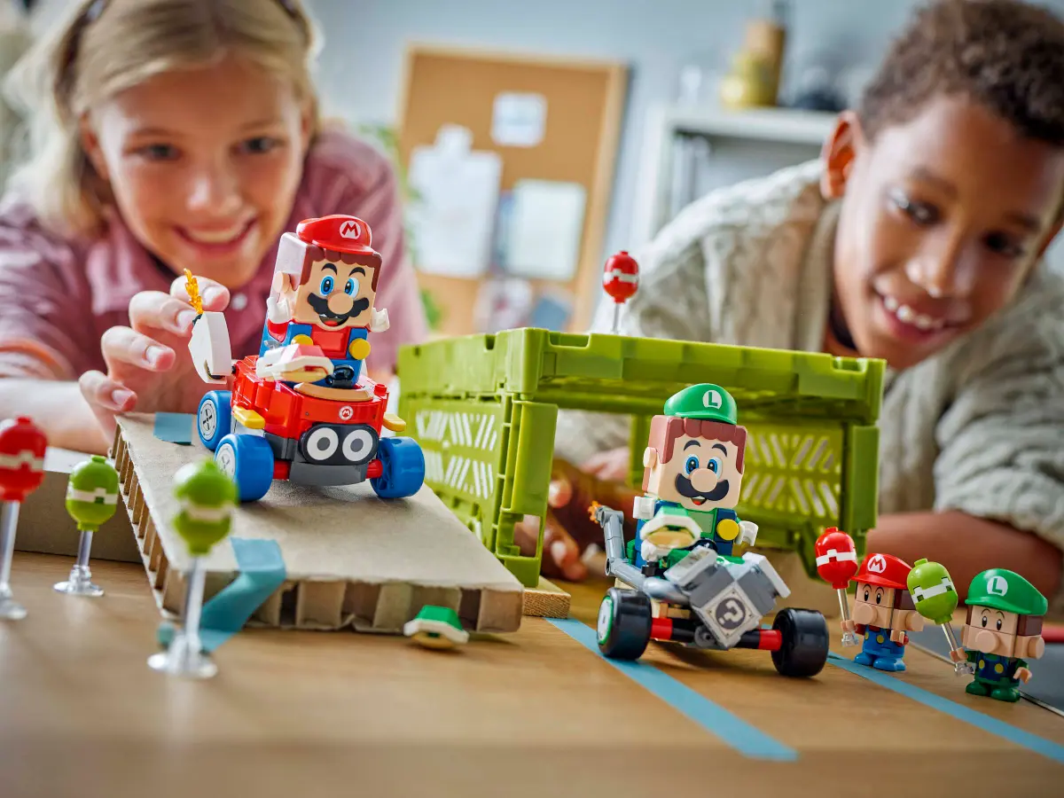 72034 Lego Super Mario™ Mario Kart™ – Baby Mario vs. Baby Luigi - 72034 - Image 7