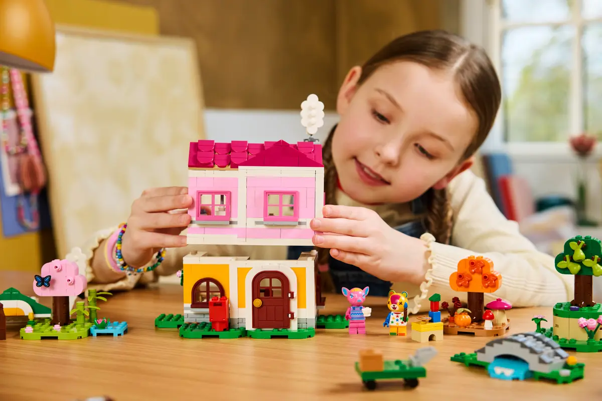 77057 Lego Animal Crossingâ„¢ Creative Houses: Seasons of Fun - 77057 - Image 8