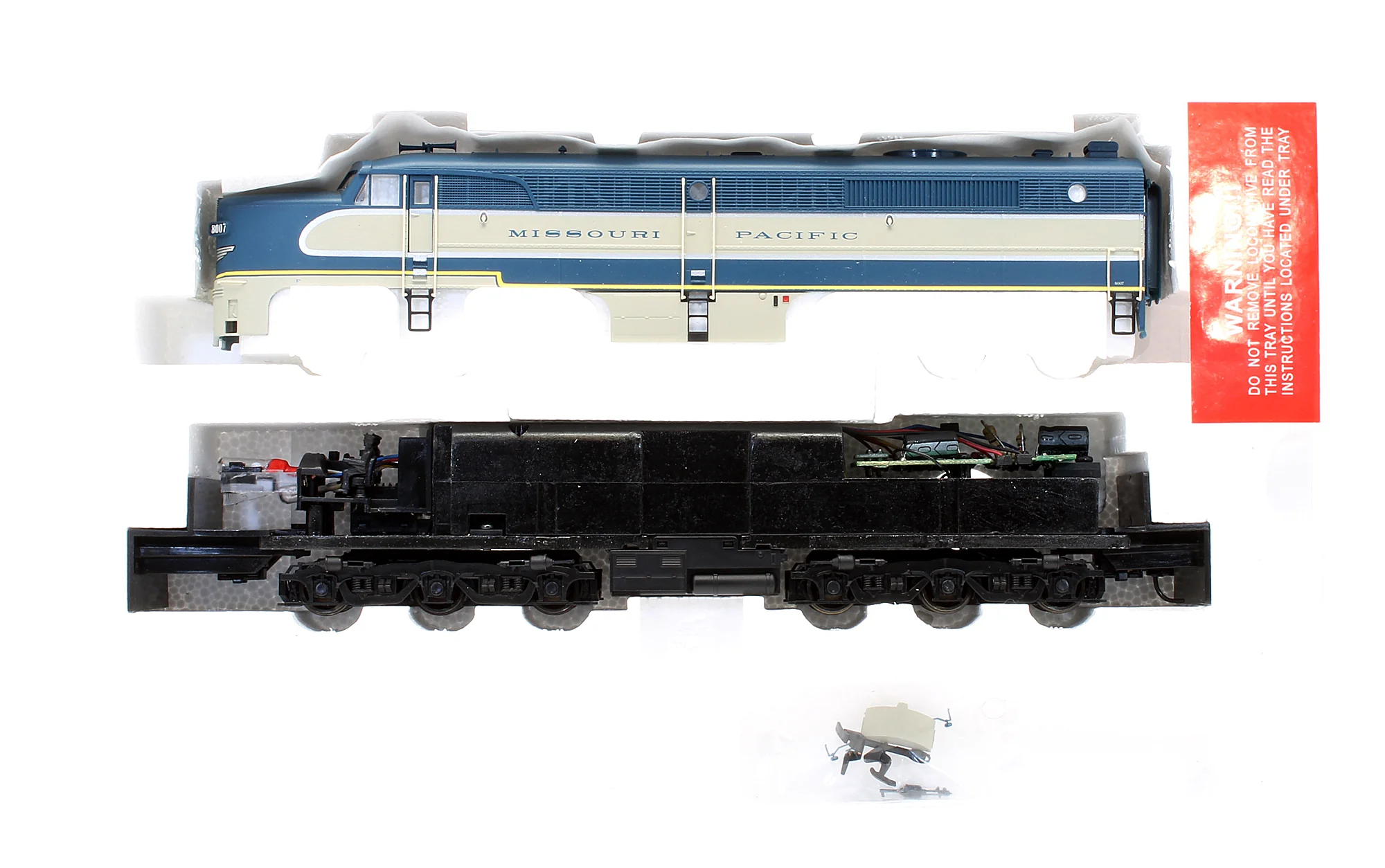 21681 Pre-Owned PA Diesel Locomotive Missouri Pacific W/Mars Light - Road #8007