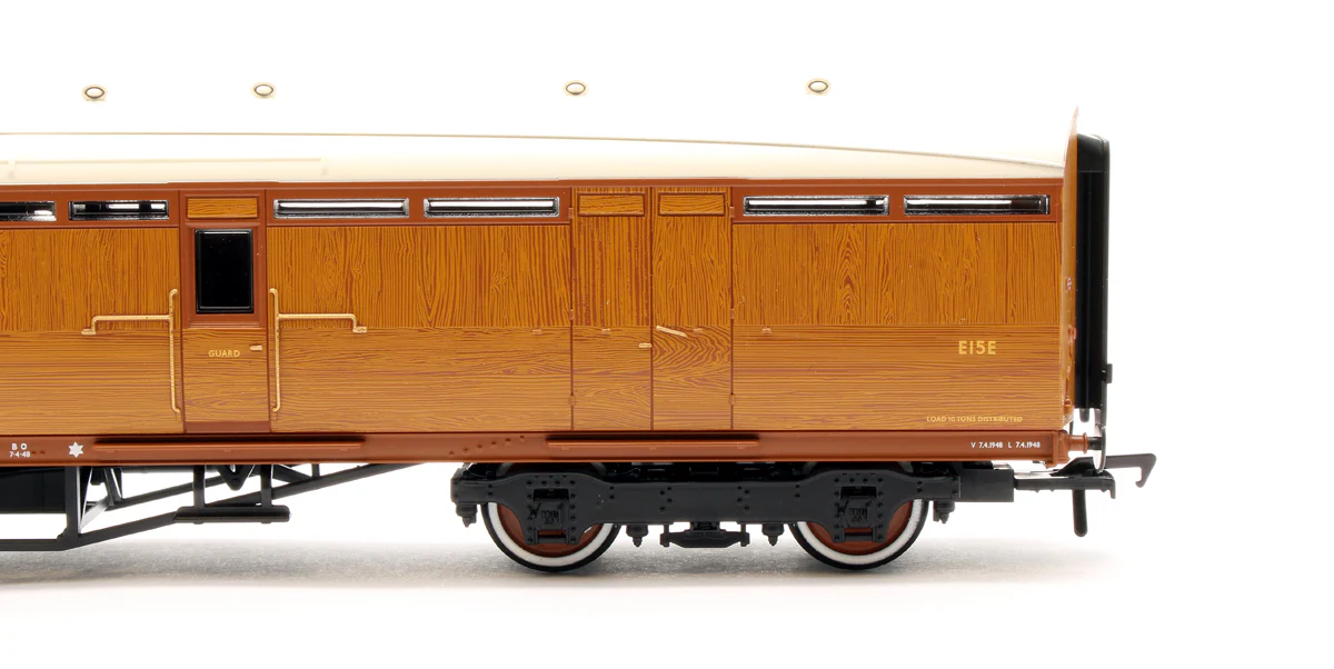 34-360A LNER Thompson Full Brake LNER Teak Effect No.E15E - Image 5