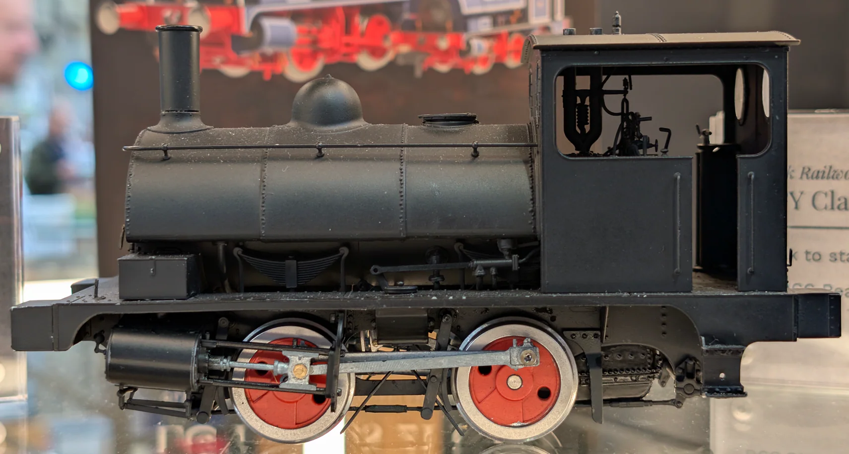 E1045 LYR 'Pug' 0-4-0ST 51234 BR Black Early Emblems Steam Locomotive - Image 2