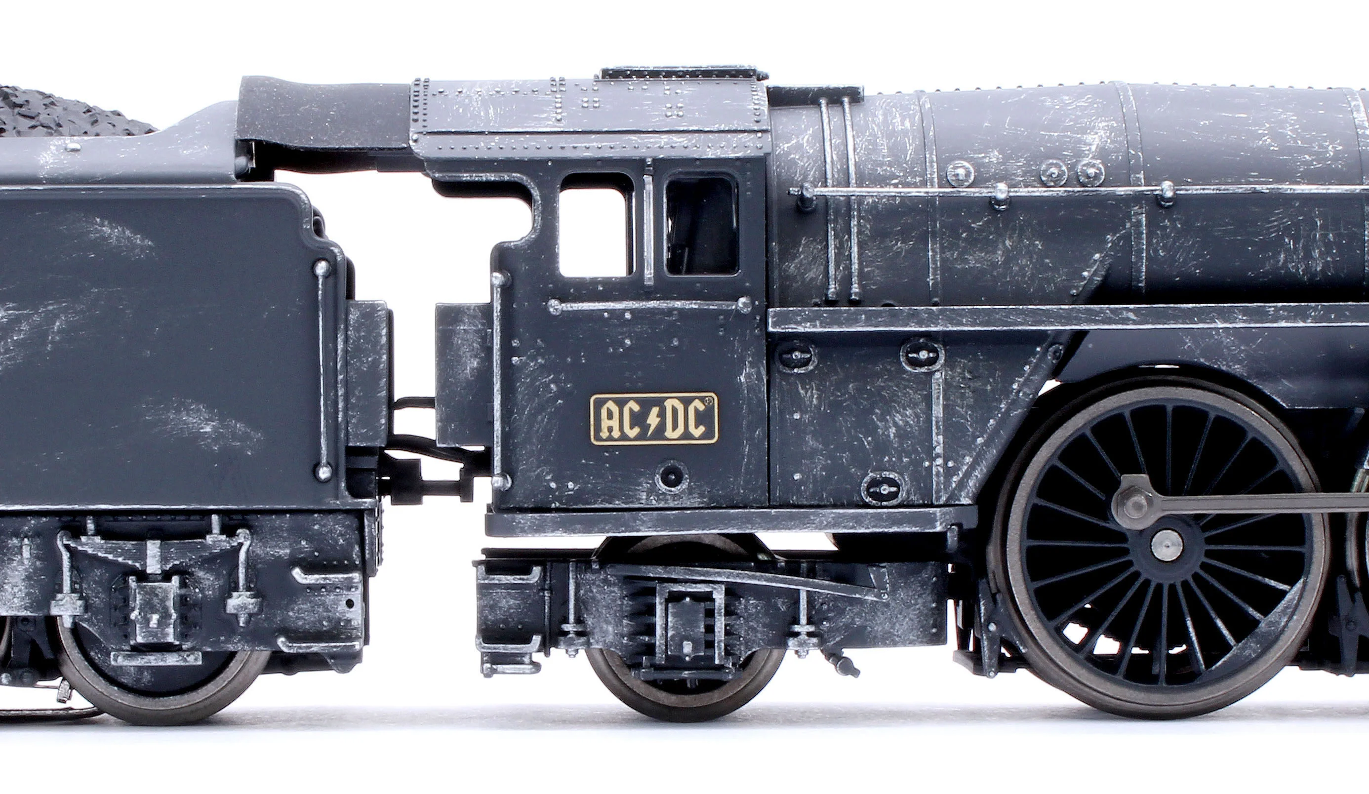 MN39966 AC/DC Black Ice Steam Locomotive - AC-Sound - Image 7