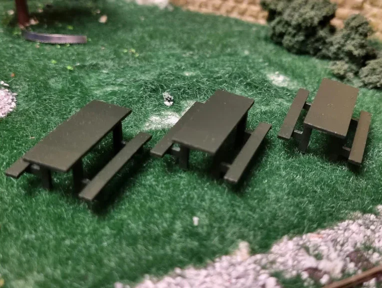076-700 1:76 Scale Picnic Tables (Pack of 3)
