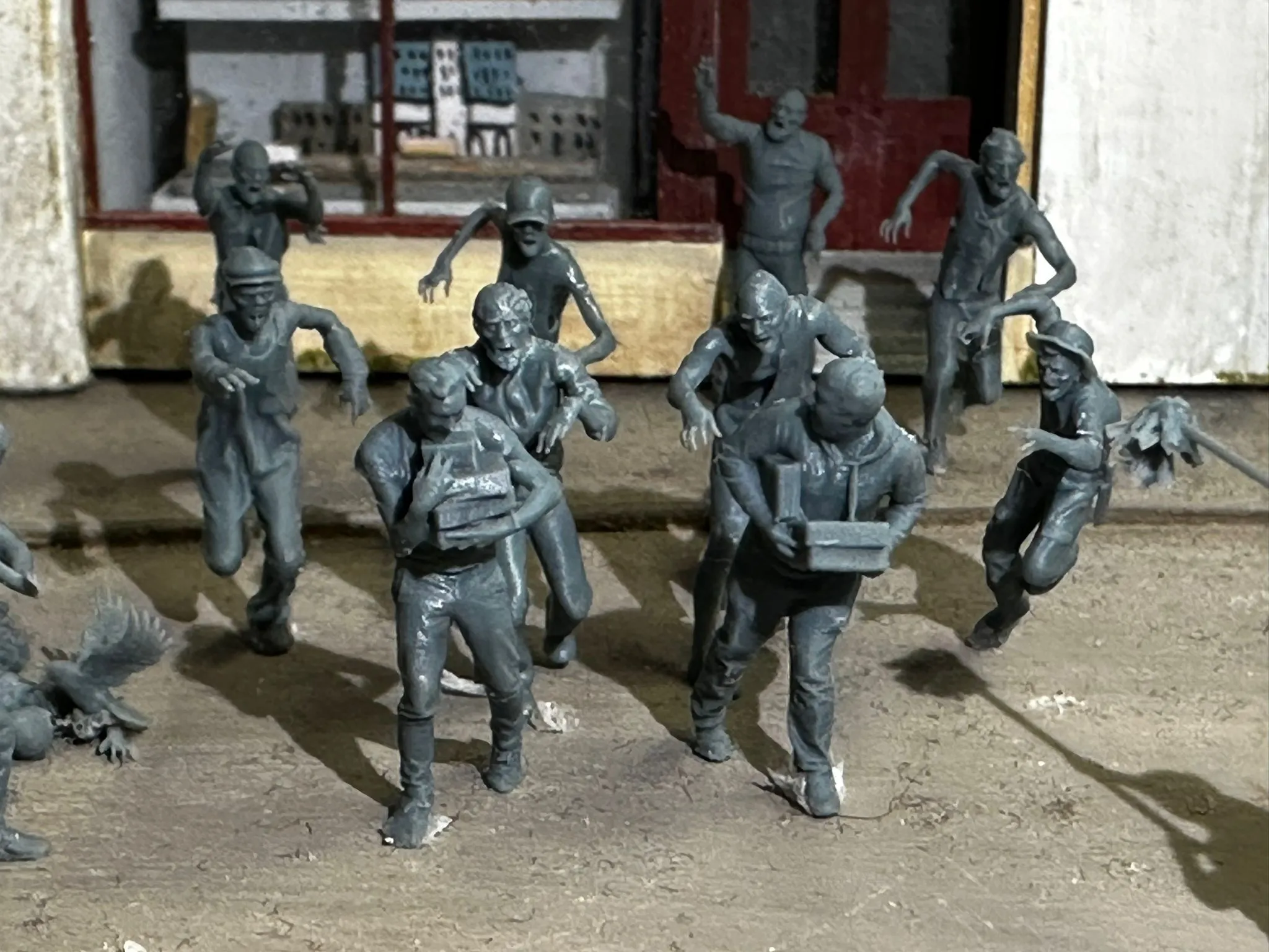 0241-148 N Gauge - Halloween Zombie Pack 2 - Image 2