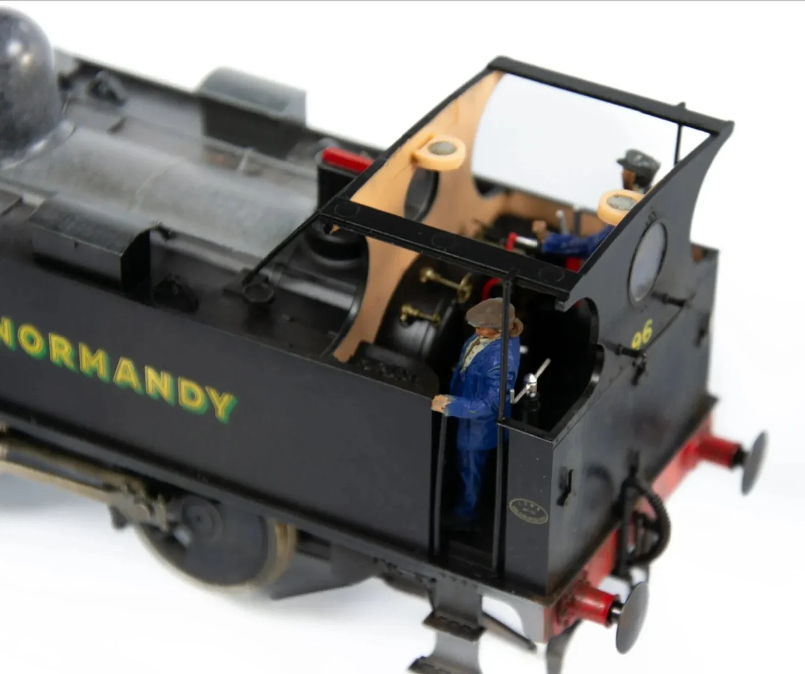 11240-043 O Gauge Loco Specific Crew - Dapol B4 Crew Pack - Image 3
