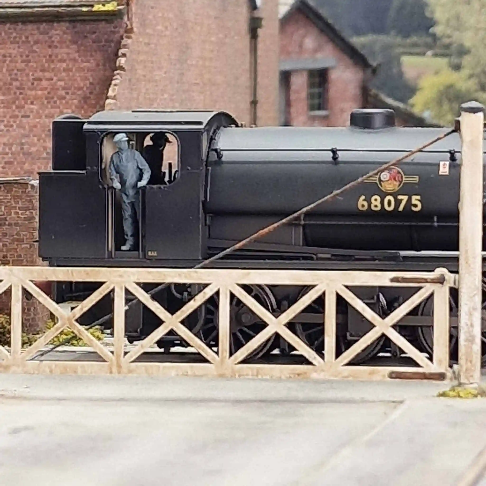11253-043 O Gauge Loco Specific Crew - J94 Austerity BR Crew Pack - Image 4
