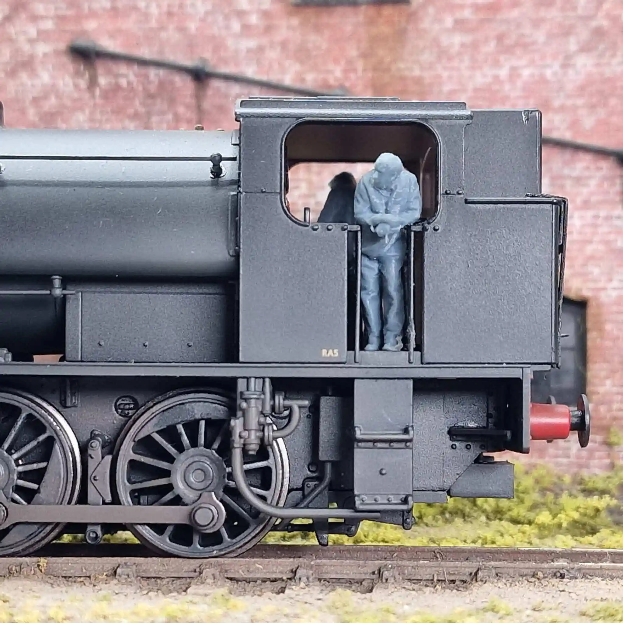 11254-076 OO Gauge Loco Specific Crew - J94 Austerity BR Crew Pack 1 - Image 4