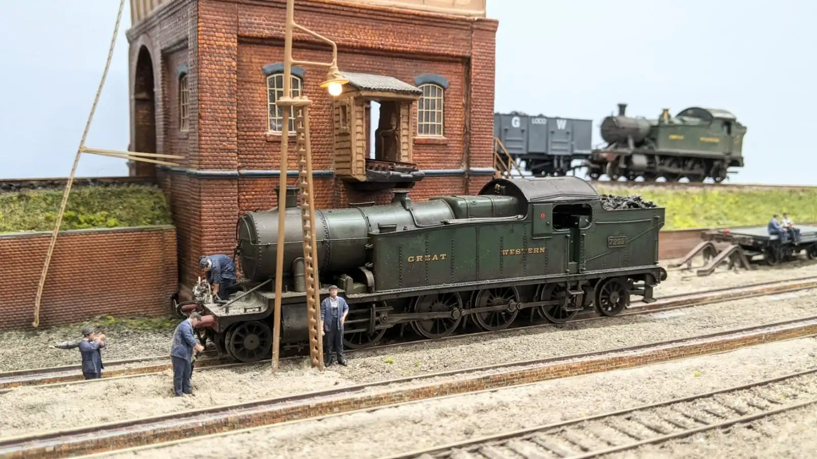 11320-148 N Gauge 1948-1968 British Railways - Shed Staff Bundle 1 - Image 3