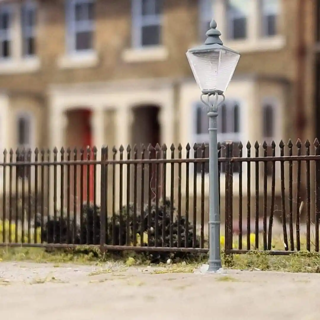 2606-043 O Gauge - Detailing - GWR No1 Column Octagonal Lamps x5 - Image 2
