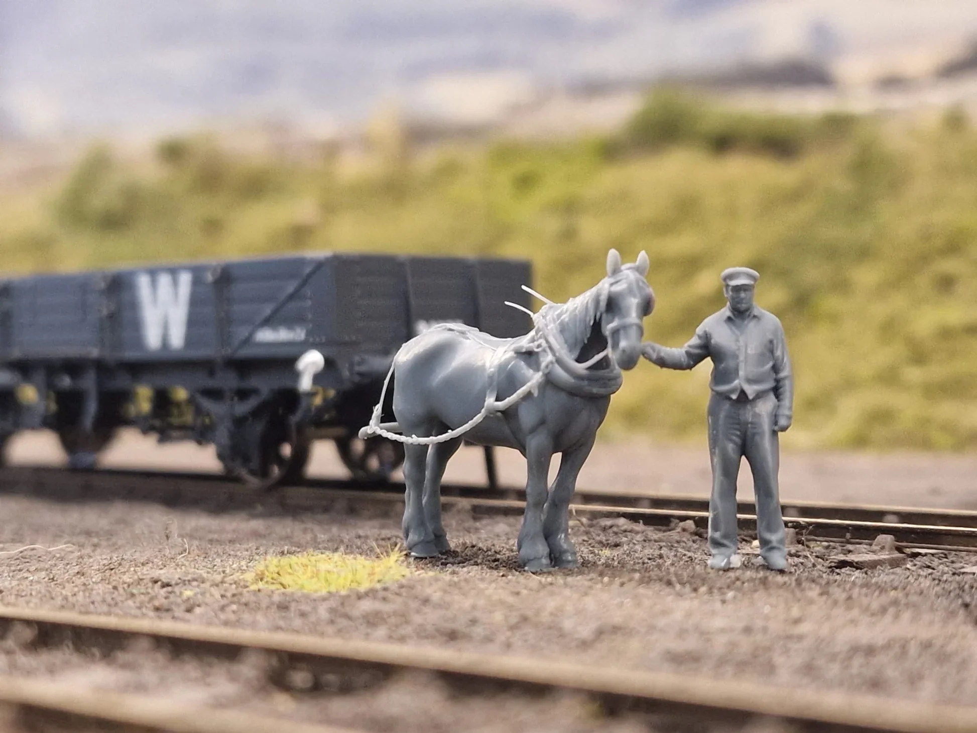 31305-043 O Gauge - Pets, Wildlife & Livestock - Shunting Pony and Shunter - Image 2