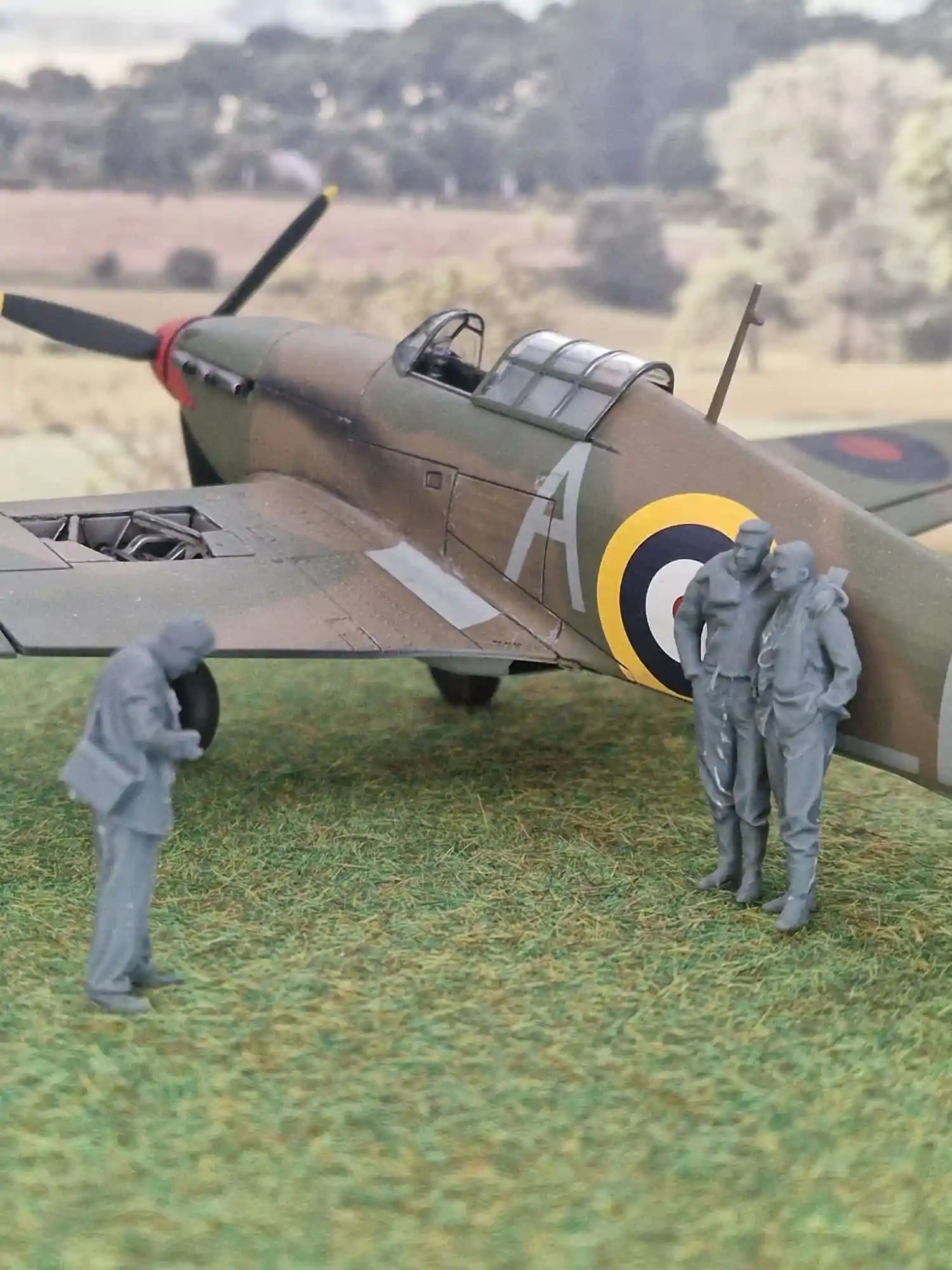 50205-072 1:72 Scale RAF Through the Ages - World War Two - RAF Photographer and Pilots - Image 3