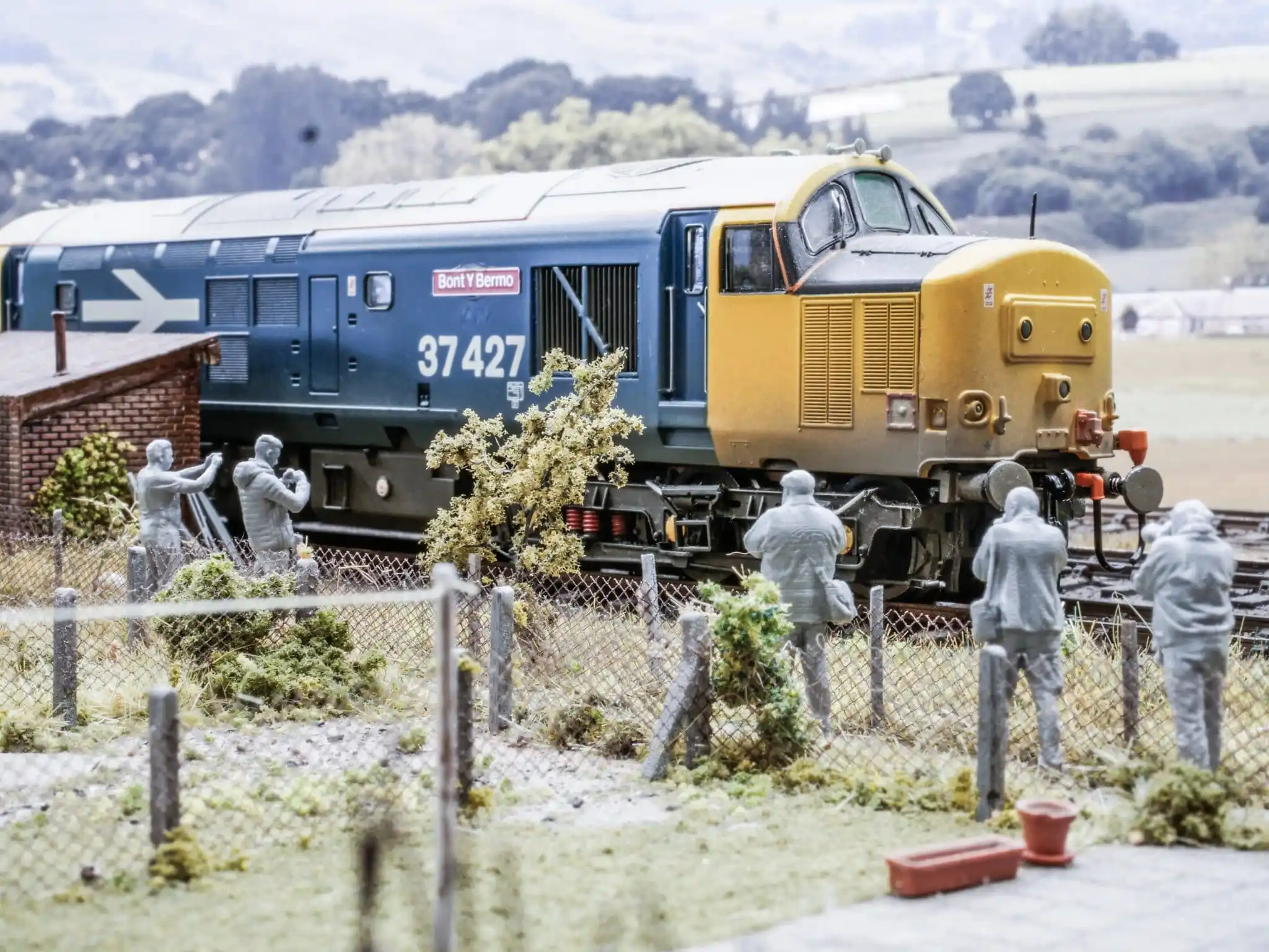 9008-043 O Gauge 1995-Present Privatisation - Lineside Photographer Bundle - Image 2