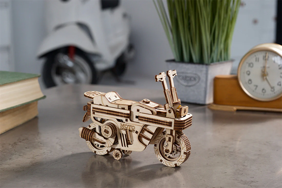 UG70168 MOTO COMPACT Folding Scooter mechanical model kit - Image 4
