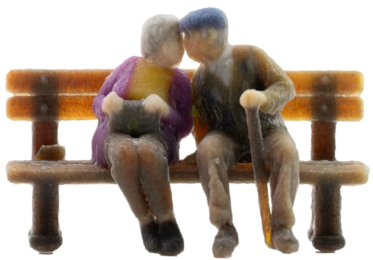 N10435 Seniors on Bench (2) 3D Master Figure