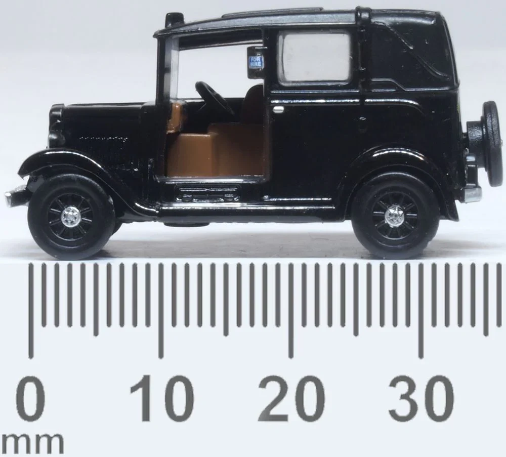 120AT001 Austin Low Loader Taxi Black - Image 5