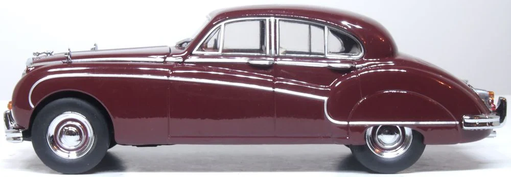 43JAG9005 Jaguar MkIX Imperial Maroon - Image 3