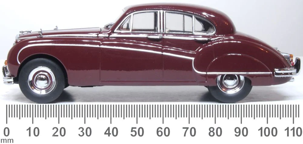 43JAG9005 Jaguar MkIX Imperial Maroon - Image 6