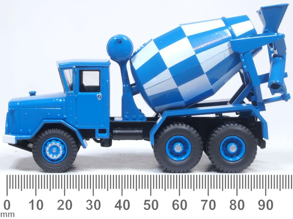 76ACM001 AEC 690 Cement Mixer Blue - Image 6