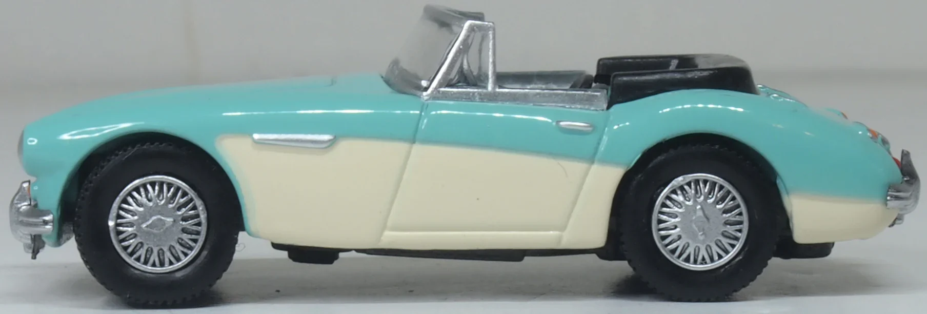 76AH3007 Austin Healey 3000 Florida Green/Ivory White - Image 2