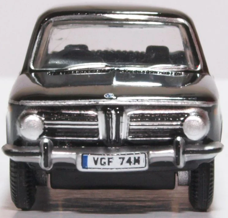 76BM02004 BMW 2002 Black - Image 2
