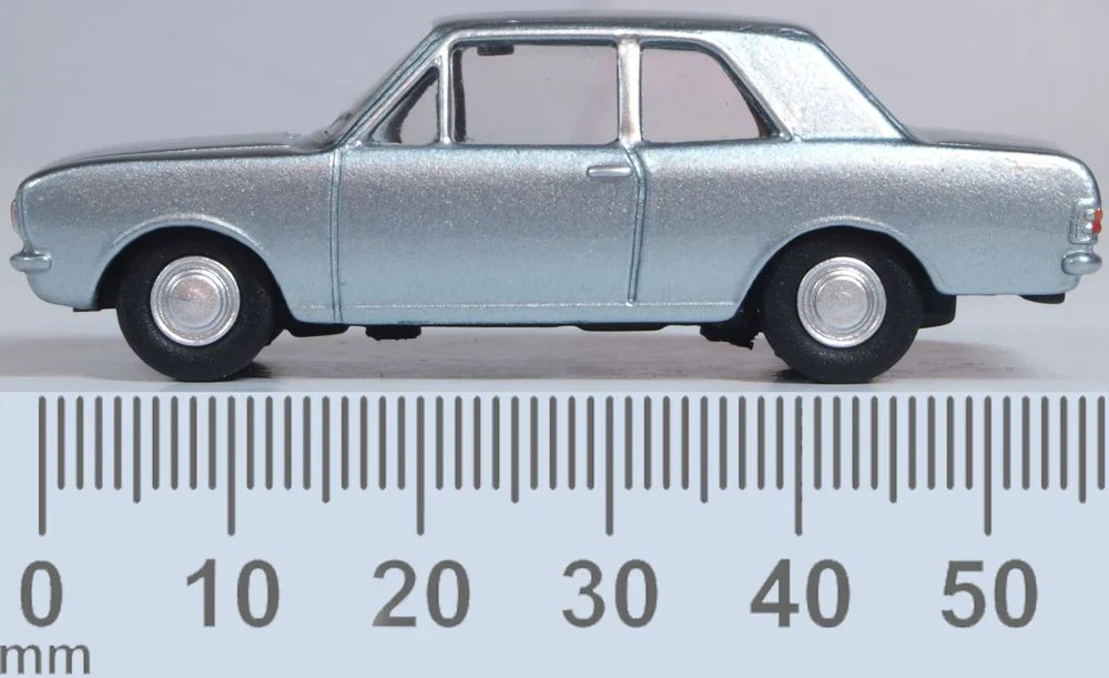 76COR2009 Ford Cortina MkII Blue Mink - Image 6