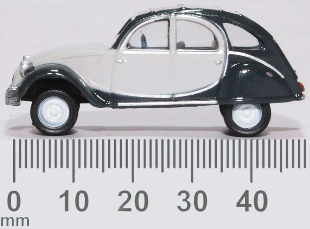 76CT006 Citroen 2CV Charleston Cormorant Grey/Midnight Grey - Image 6