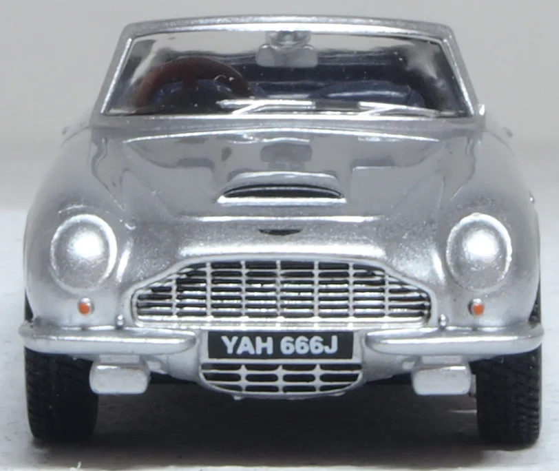 76DB6002 Aston Martin DB6 MkII Volante Silver Birch - Image 2