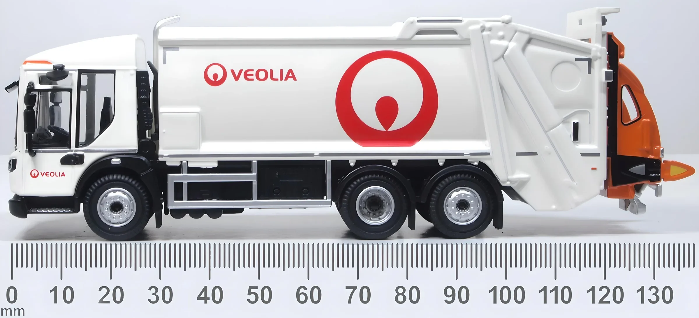 76DE002 Veolia Dennis Eagle Olympus Refuse Truck - Image 7