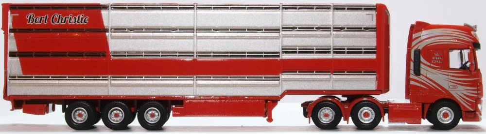 76DXF005 Daf XF Euro 6 Houghton Parkhouse Livestock Transporter Bert Christie - Image 3