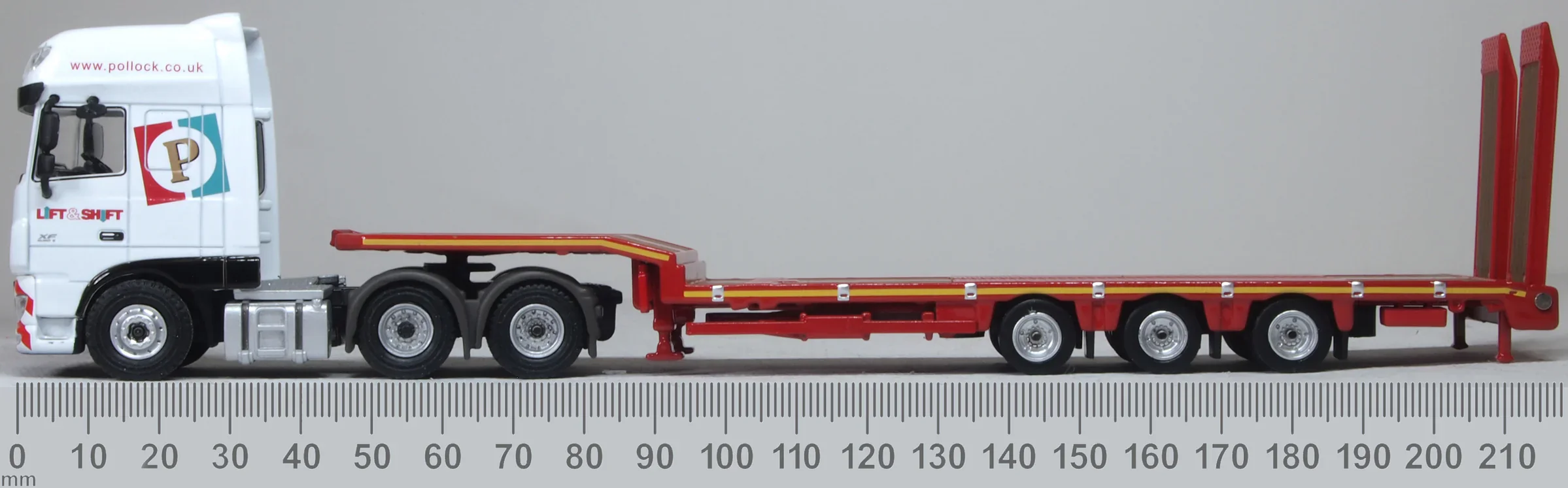76DXF007 DAF XF Euro 6 Semi Low Loader Pollock Lift & Shift - Image 2