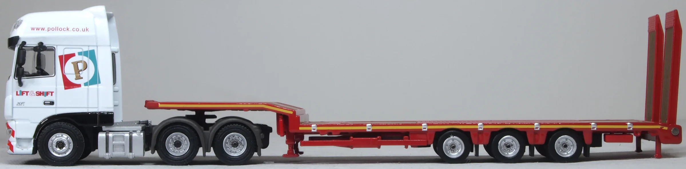 76DXF007 DAF XF Euro 6 Semi Low Loader Pollock Lift & Shift - Image 4