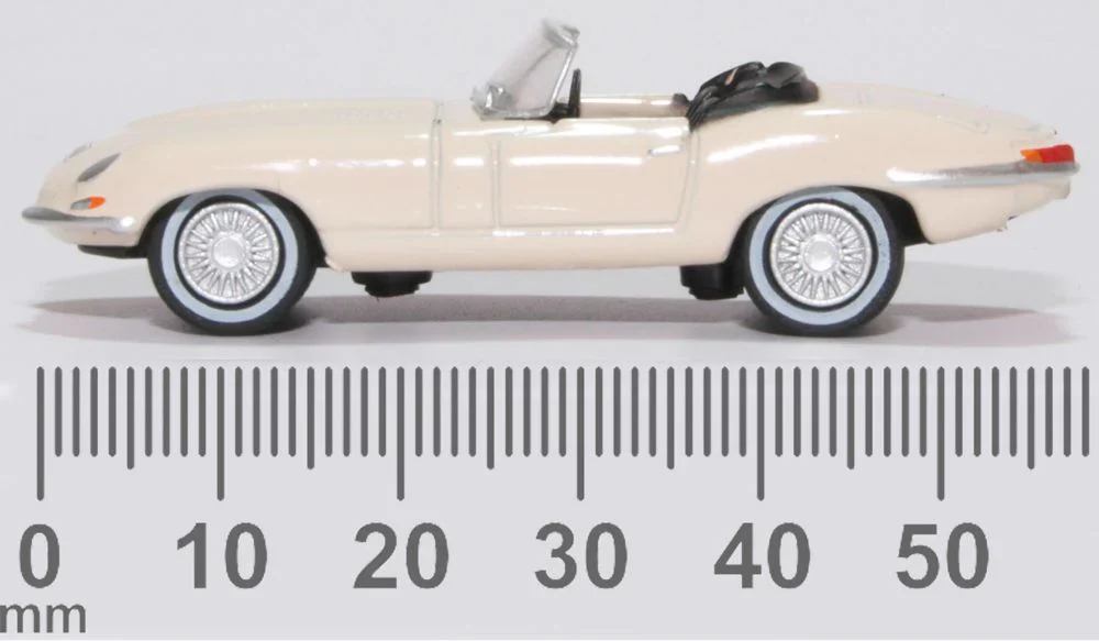 76ETYP013 Jaguar E Type White - Image 6