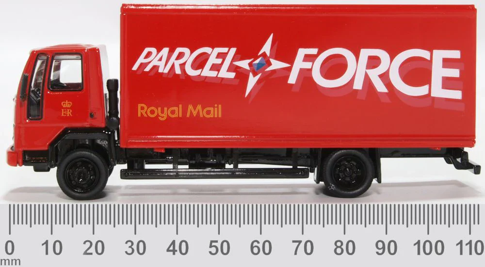 76FCG005 Ford Cargo Box Van Parcelforce - Image 6