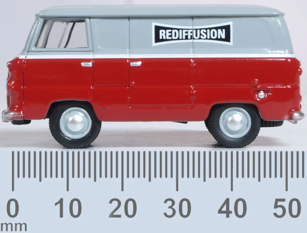 76FDE015 Ford 400E Van Rediffusion - Image 6