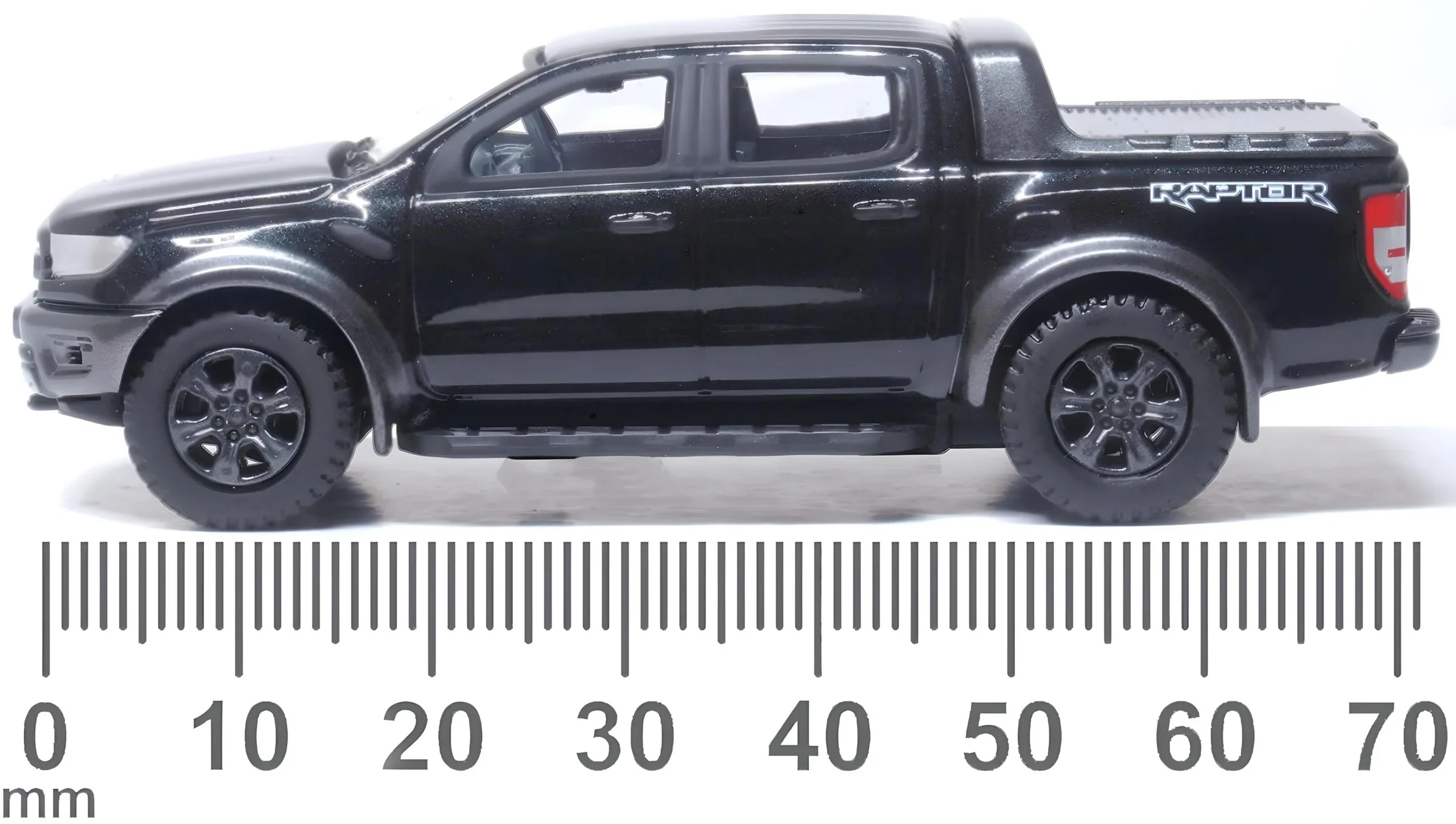 76FR001 Ford Ranger Raptor Agate Black Metallic - Image 6