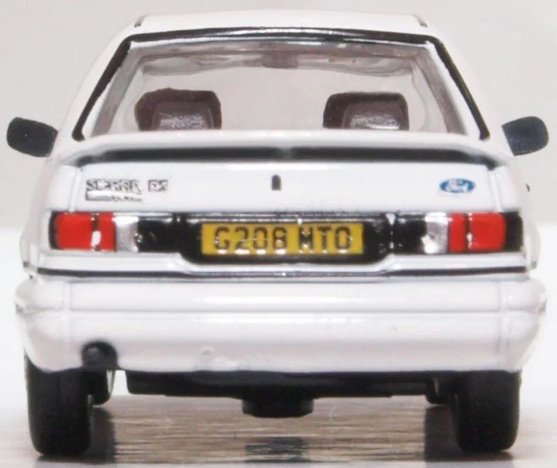 76FS005 Ford Sierra Sapphire Diamond White - Image 5