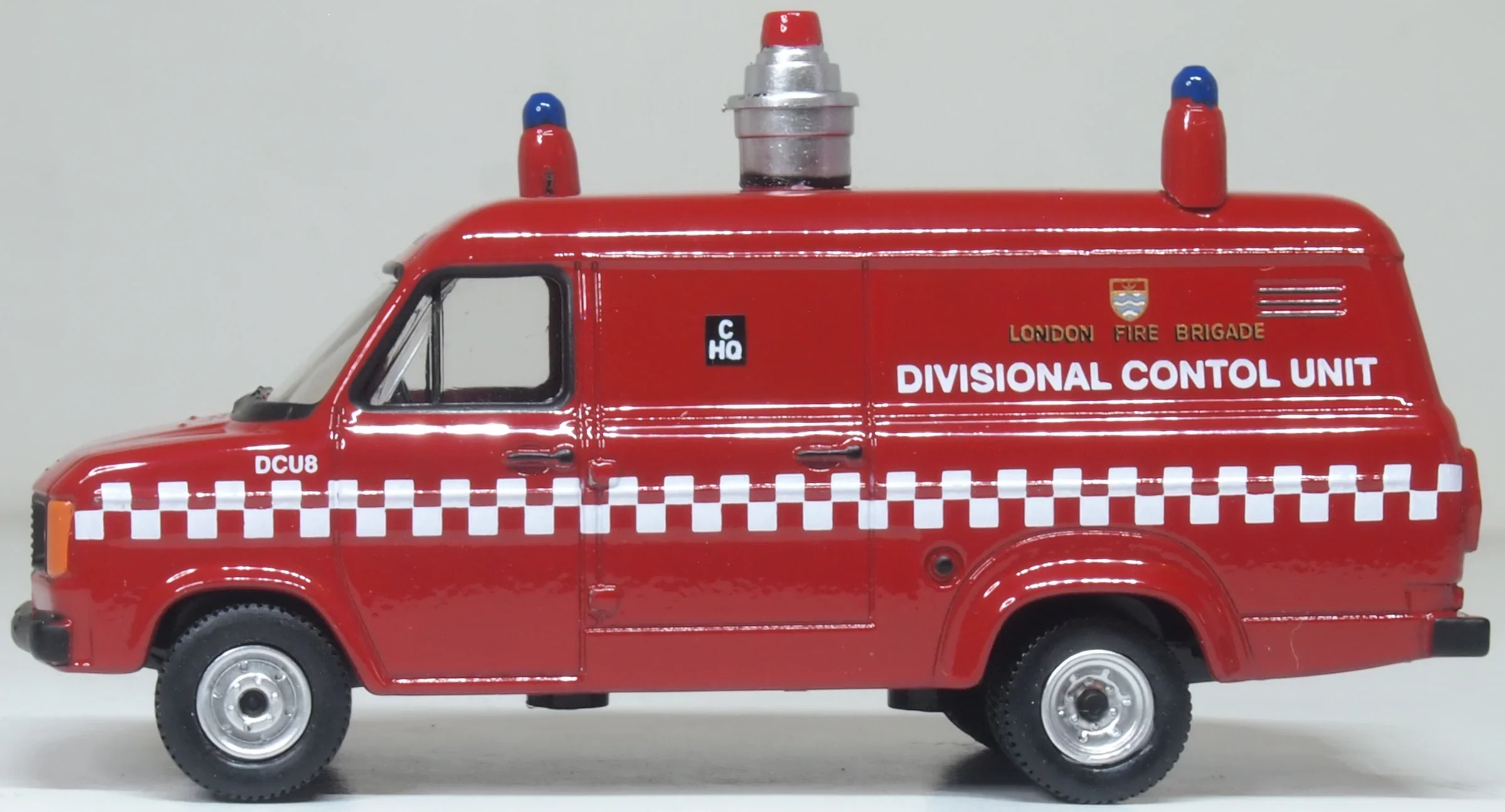 76FT2003 Ford Transit Mk2 London Fire Brigade DCU - Image 3