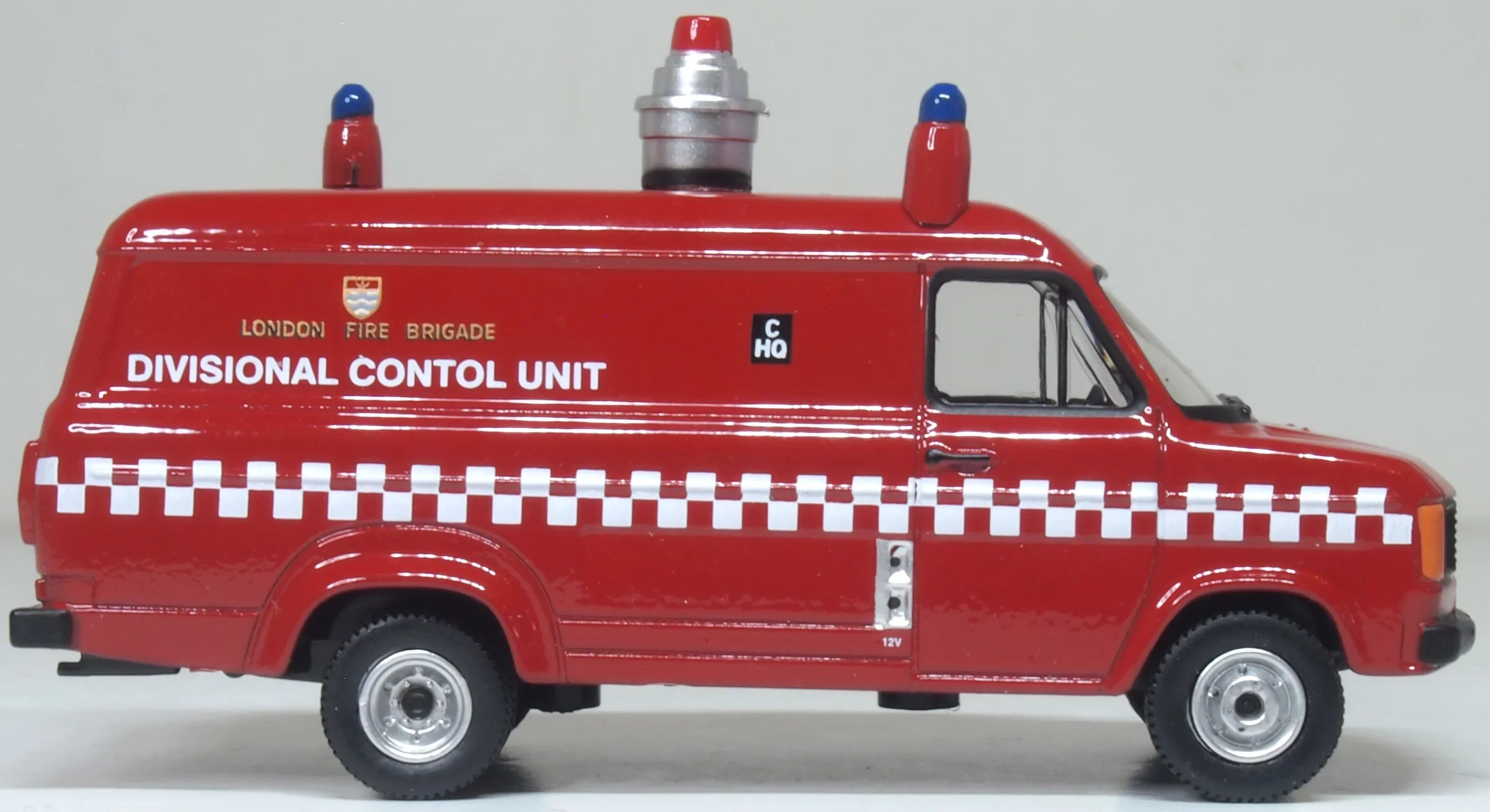 76FT2003 Ford Transit Mk2 London Fire Brigade DCU - Image 4