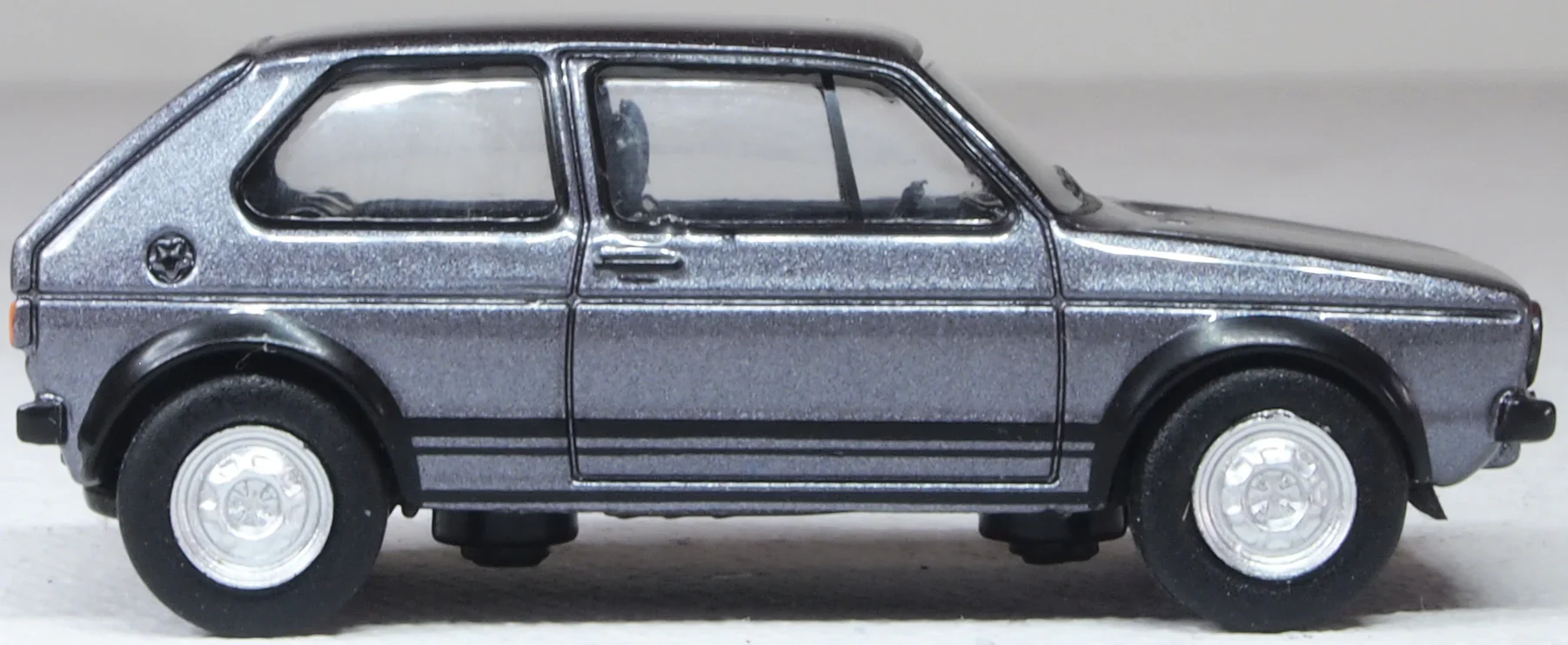 76GF007 Volkswagen Golf GTI Atlas Grey - Image 4