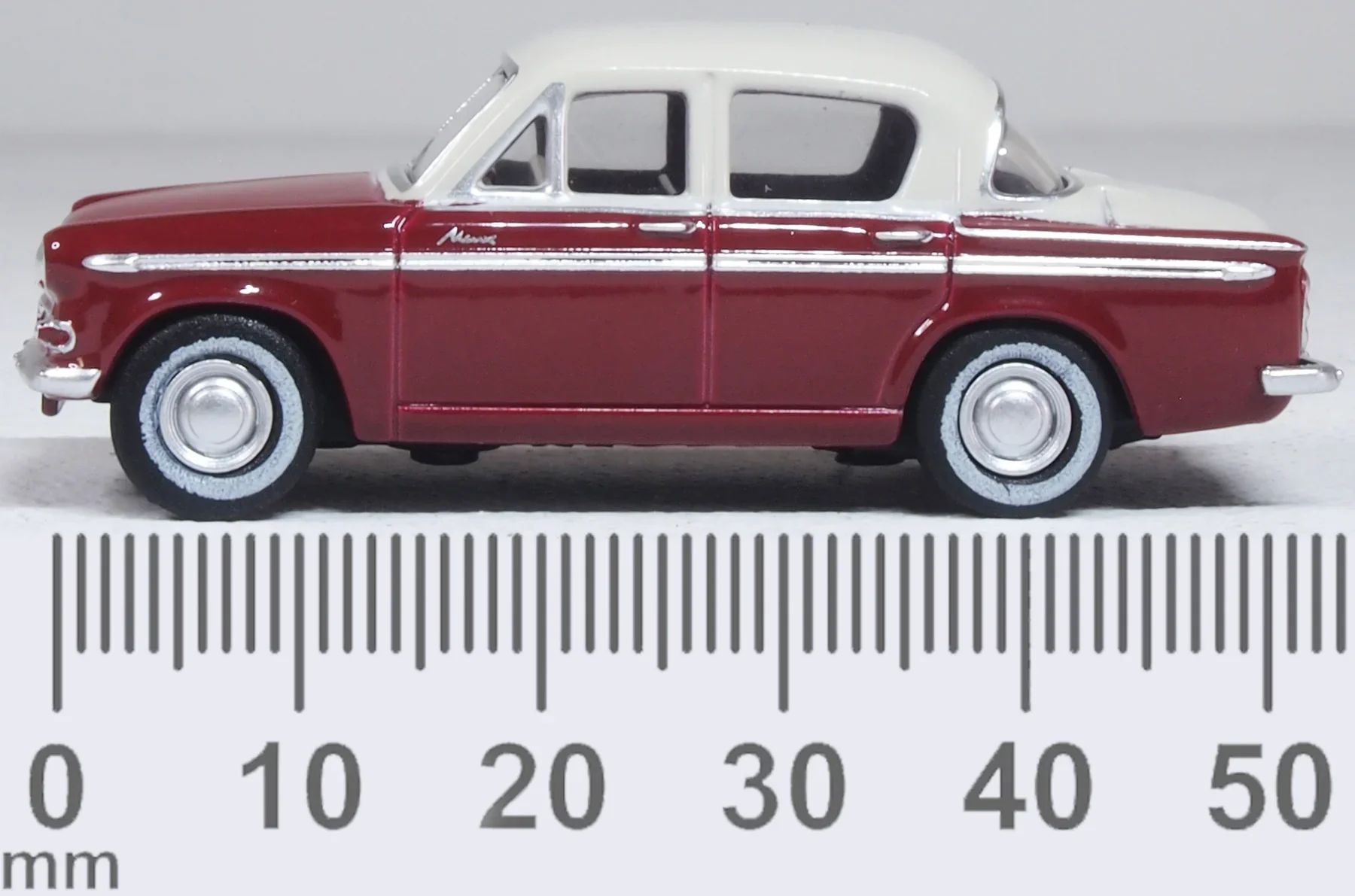 76HM002 Hillman Minx MkIIIa Pippin Red/pearl Grey - Image 6