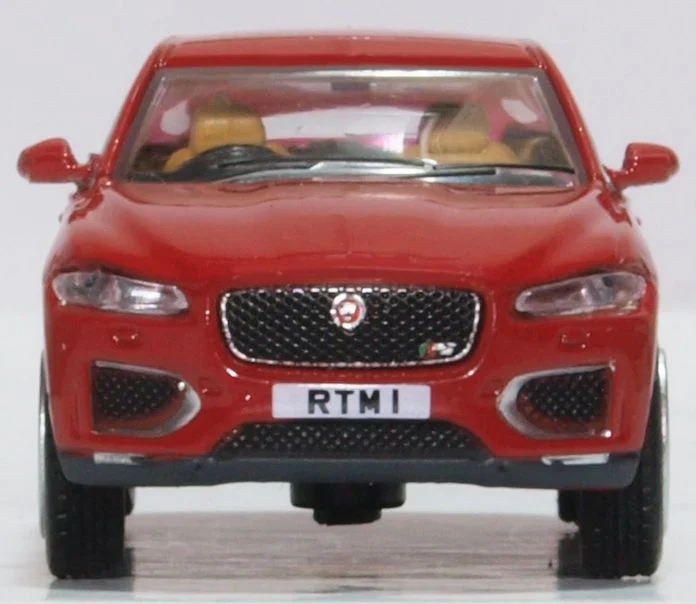 76JFP003 Jaguar F Pace Italian Racing Red - Image 2