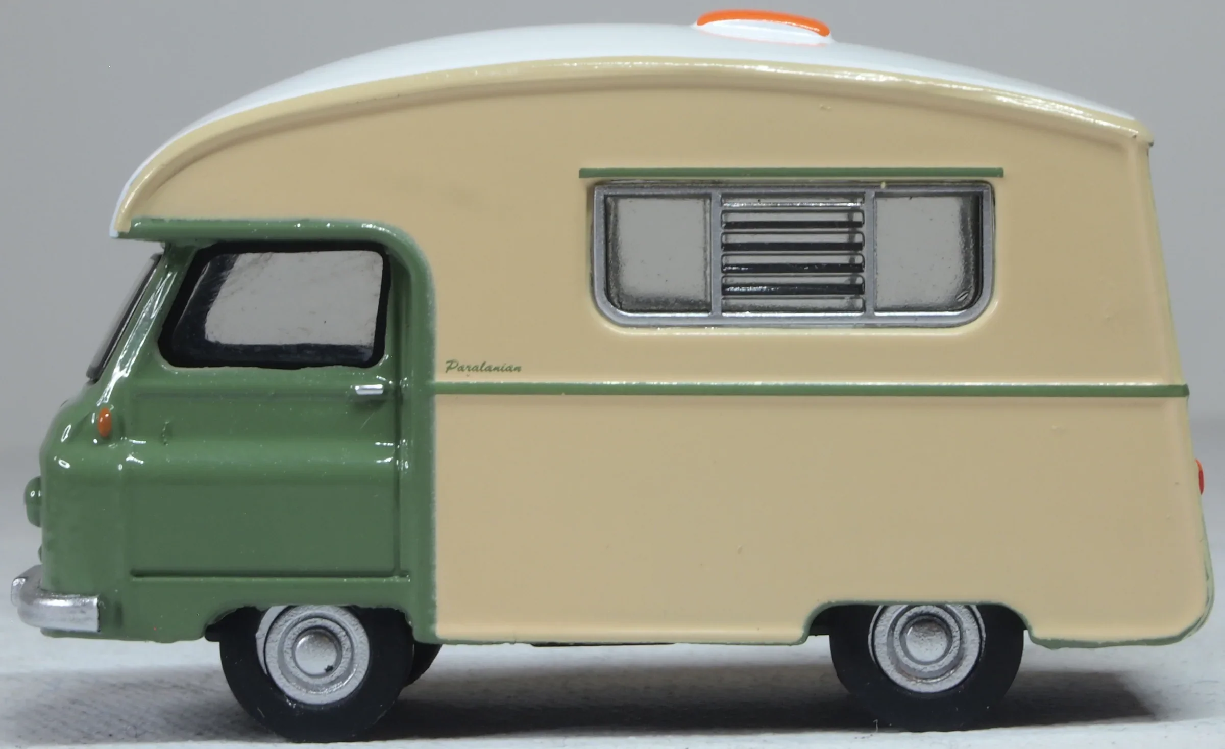 76JM025 Morris J2 Paralanian 1963 Sage Green/Pale Ivory - Image 3
