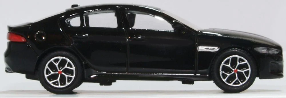 76JXE003 Jaguar XE Narvik Black - Image 4