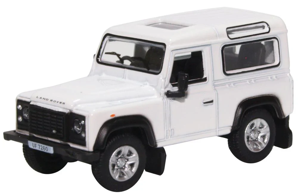 76LRDF012 Land Rover Defender 90 Station Wagon White (HK Reg)