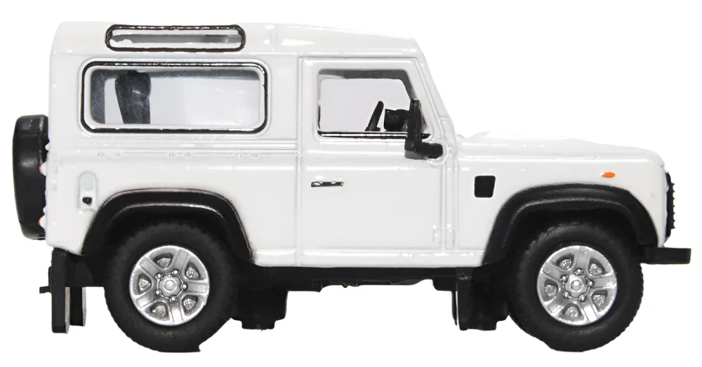 76LRDF012 Land Rover Defender 90 Station Wagon White (HK Reg) - Image 4