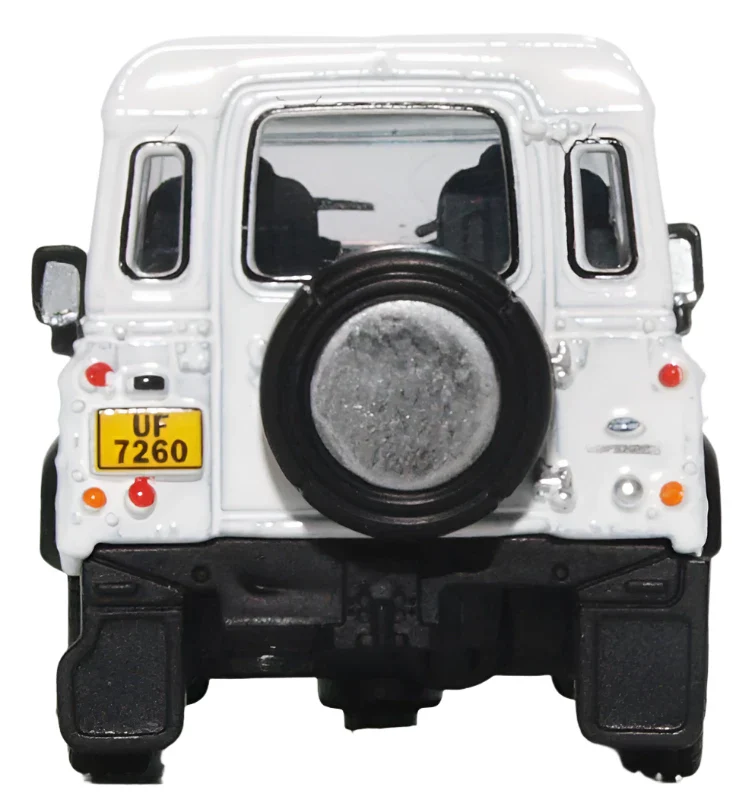 76LRDF012 Land Rover Defender 90 Station Wagon White (HK Reg) - Image 5
